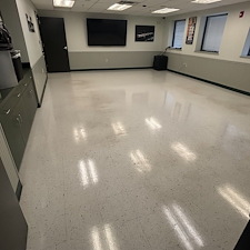 Commercial-VCT-Floor-Stripping-and-Waxing-in-Toledo-Perrysburg-Ohio 10